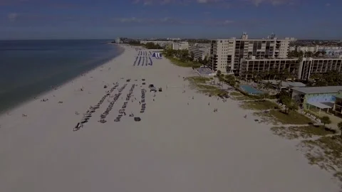 4K Drone Video of Beach Cabanas and Umbrellas on the Gulf of Mexico in St. Video stock 231955650