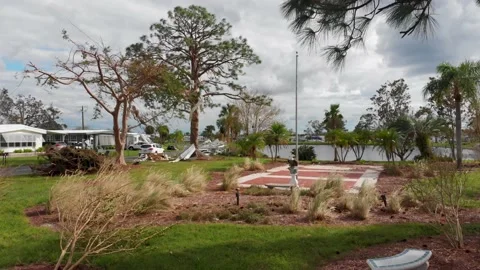 4K Drone Video of Hurricane Damage at Mobile Home Park in North Port, FL - Vidéo 219915880