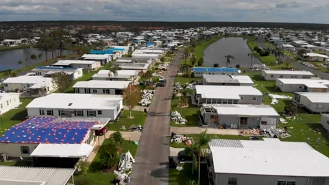 4K Drone Video of Mobile Homes in North Port, FL Damaged by Hurricane Ian Vidéo 219915769