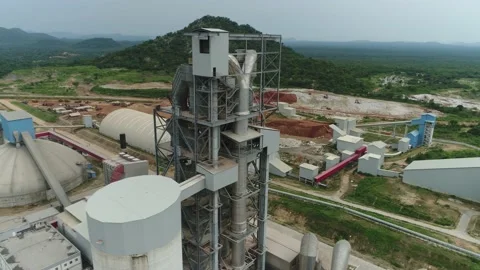 4k Drone Video of Refinery Tower Video stock 160798891