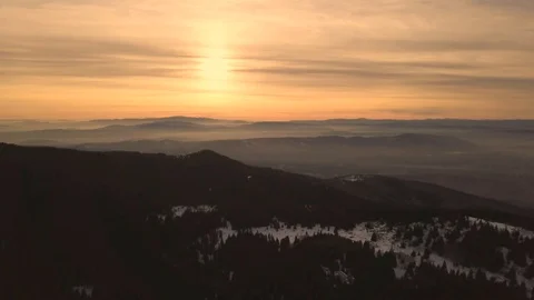 4K Drone Video of sunset in mountains 스톡 동영상 125319100