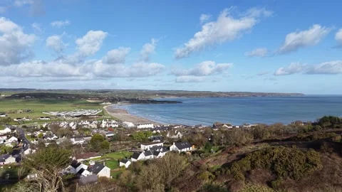 4K drone view of Ardmore coastal village and bay Stockbeeldmateriaal 333707606