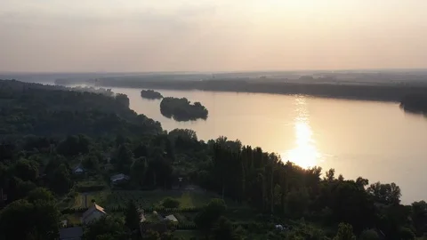 4K Drone View Of Beautiful Sunset Over The Big River. Video stock 110704862