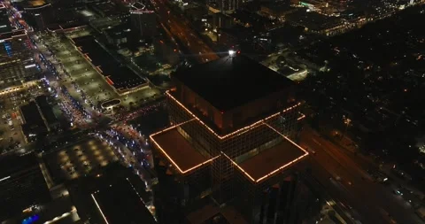 4k drone view of the Williams Tower in Houston at night Stock Footage 144657512
