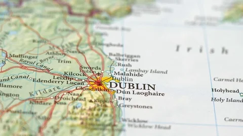 4K Dublin Irland on Map Closeup 库存影片 74593348