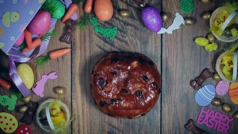 4K Easter Composition From Above Of Hands Putting Cake 스톡 동영상 72965813