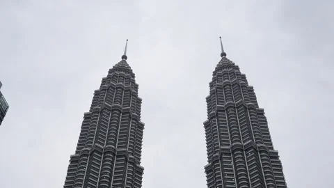 4K Editorial view of the Petronas Twin Towers spires in Kuala Lumpur 스톡 동영상 337086693