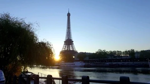 4K: The Eiffel Tower in Paris at Dawn or sunrise. Silhouette in the morning. Video stock 125981155