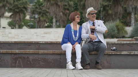 4K elderly couple taking a selfie Stock Footage 90802274
