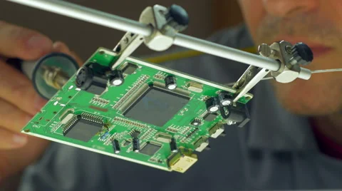 4K: Electronic Engineer Repaire Circuit Board 库存影片 49743436