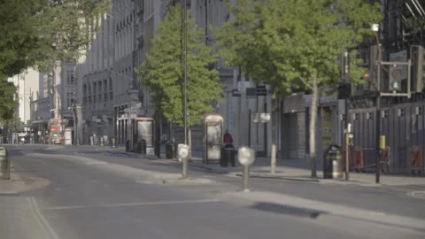 4K EMPTY CENTRAL LONDON STREETS LOCKDOWN / OXFORD CIRCUS / OXFORD STREET Stock Footage 286215583