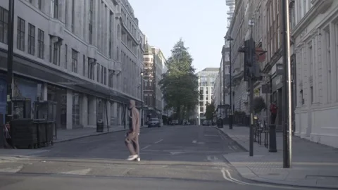 4K EMPTY CENTRAL LONDON STREETS LOCKDOWN / OXFORD CIRCUS / OXFORD STREET / SUNNY Stock Footage 286215693