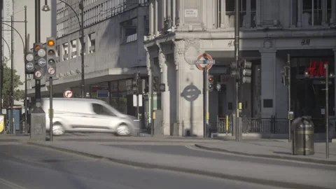 4K EMPTY CENTRAL LONDON STREETS LOCKDOWN / OXFORD CIRCUS / TUBE Stock Footage 286216354