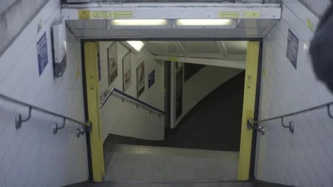 4K EMPTY CENTRAL LONDON STREETS LOCKDOWN / OXFORD CIRCUS / TUBE Stock Footage 286216460