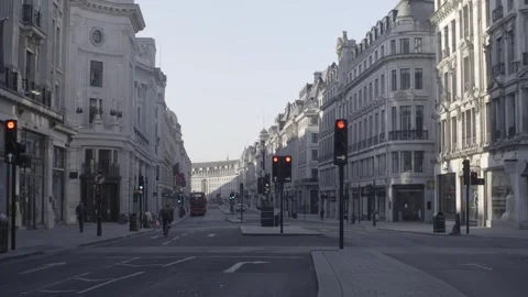 4K EMPTY CENTRAL LONDON STREETS LOCKDOWN / OXFORD CIRCUS / SUNNY / BLUE SKIES Stock Footage 286216671