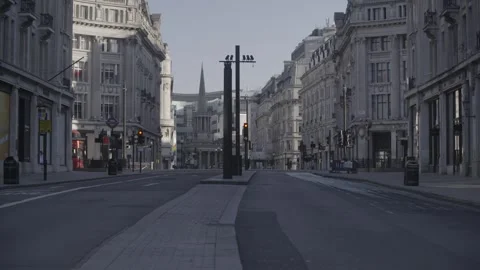 4K EMPTY CENTRAL LONDON STREETS LOCKDOWN / OXFORD CIRCUS / SUNNY / BLUE SKIES Stock Footage 286216910