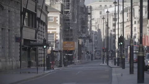 4K EMPTY CENTRAL LONDON STREETS LOCKDOWN / REGENTS STREET / SUNNY / BLUE SKIES Stock Footage 286216954