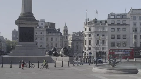  4K EMPTY CENTRAL LONDON STREETS LOCKDOWN / NATIONAL GALLERY / TRAFALGAR SQUARE  Stock Footage 286217963