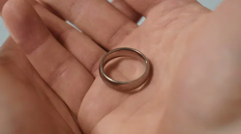 4K - Engagement ring in hand Stock Footage 47439559