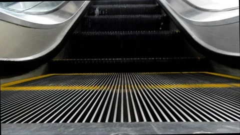 4k-Escalator-Descending Stock Footage 145941461