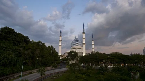 4K evening time lapse of Sultan Salahuddin Abdul Aziz Mosque Video stock 123447614