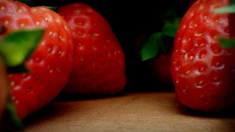 4k Extreme Close-up Macro Shot of Strawberries  Vídeo Stock 116690758