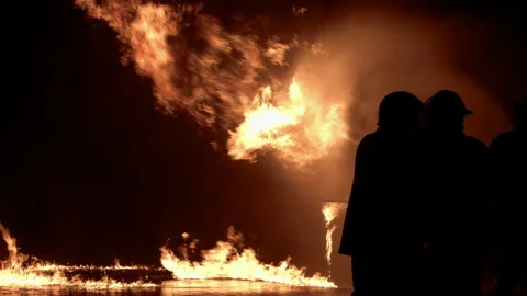 4K-Firefighter Fighting Aggressive Pressured Fire Video stock 151426349