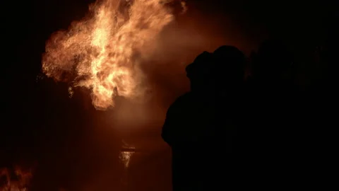 4K-Firefighter Stepping Forward to Stop Aggressive Pressure Fire Video stock 151426584