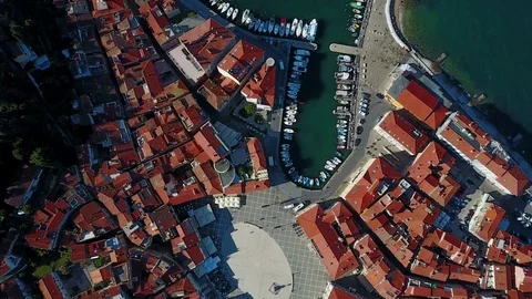 4K. Flight over old city Piran in the morning, aerial top view. 動画素材 78459534