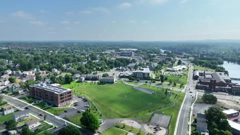 4K Flight over Ruth Elizabeth Park, Brookings School, toward Springfield College 動画素材 246588907