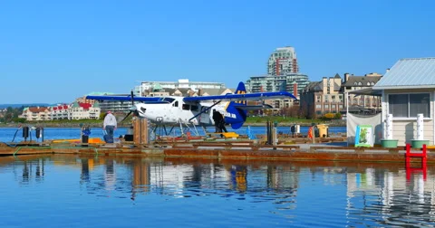 4K Float Plane Waiting for Passengers and Take Off Video stock 49031242