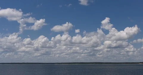 4k Fluffy cloud castles timelapse 動画素材 94237537