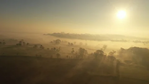 4K Foggy Flight Over Devon Farmland 스톡 동영상 104676921
