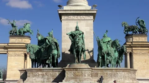 4K footage of the Heroes Square, one of the great squares in Budapest Stock Footage 68546641