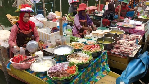 4k footage of Khlong Hae Floating Market at Hat Yai, Thailand. Видео 88020060