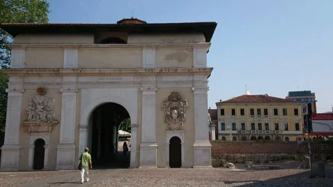 4k footage of students and tourists crossing the Ognisanti Gate Stock Footage