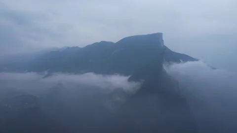 4K Footage: Three Gorges Cliffs and Sea of Clouds Video stock 340400287
