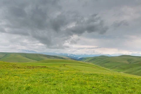 4k. The formation of clouds over alpine meadows, storm clouds. Video stock 51344423