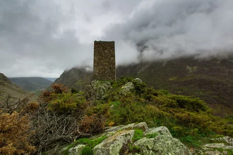 4k. Formation of rain clouds over the gorge of the Valley Fiagdon. Stock Footage 50599005
