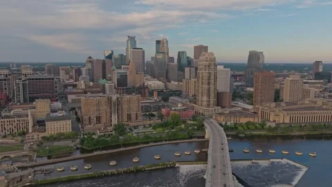4K Forward Drone Shot of Minneapolis Skyline Overlooking St. Anthony Falls Stock Footage 283339360