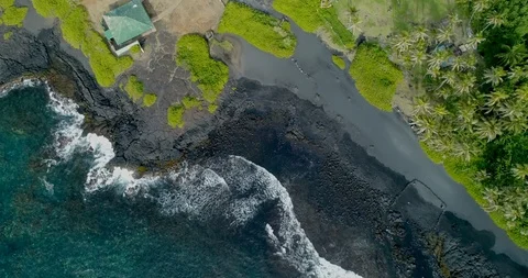 4k forward tracking aerial view of Punaluʻu Beach,Big Island,Hawaii,usa Video stock 120758035