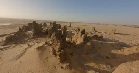 4k FPV Drone Shot flying between rock formations in Saudi Arabia #16 Vidéo 243101918