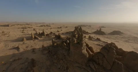 4k FPV Drone Shot flying between rock formations in Saudi Arabia #14 Vidéo 243101929