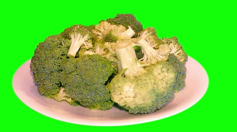 4k – Fresh broccoli on plate Stock Footage 56531974