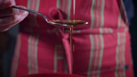 4K Fresh Vegetable, Chef Pouring Olive Oil in Salad Video stock 73469076