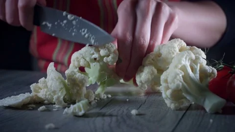 4K Fresh Vegetable Salad, Chef Chopping Cauliflower Video stock 73467144