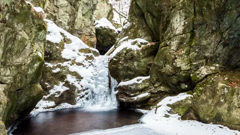 4K Frozen tiny waterfall Stock Footage 255525170