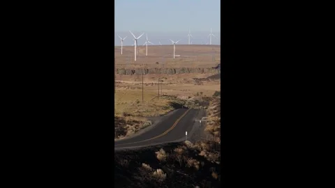4K full frame footage of rotating wind turbines in Columbia Gorge, Oregon, USA Stock-Footage 341861184
