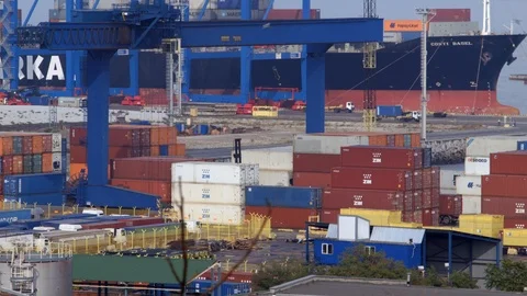 4K General shot of the container location in sea port Stock-Footage 100353423