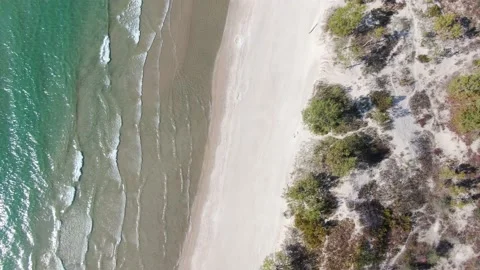 4K- HD Drone Flight Bird Eye View Over Lakeshore in Ontario Stock-Footage 142026322